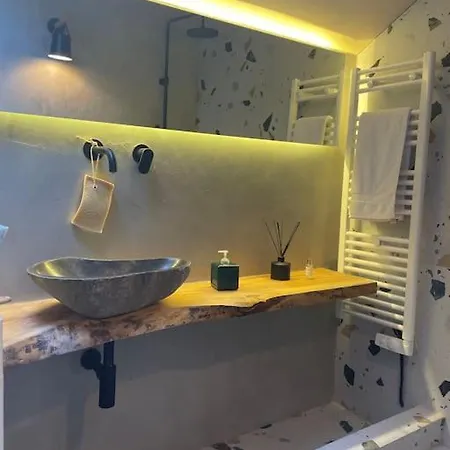 The Forest In Parnassus Chalet *